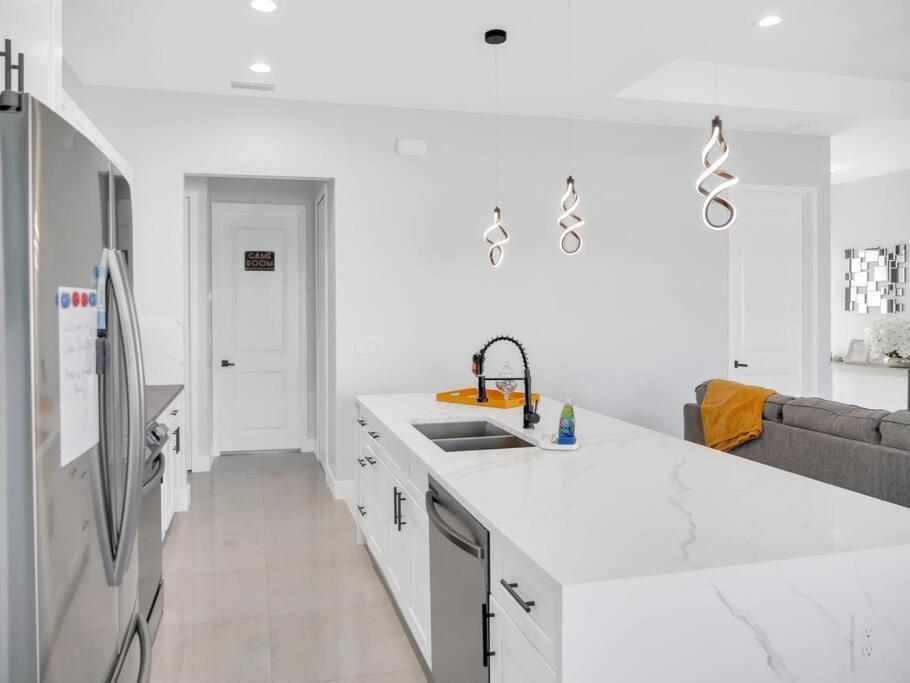 Casa Sevilla, Heated Pool, Sleeps 9, 4B3B Cape Coral Eksteriør billede