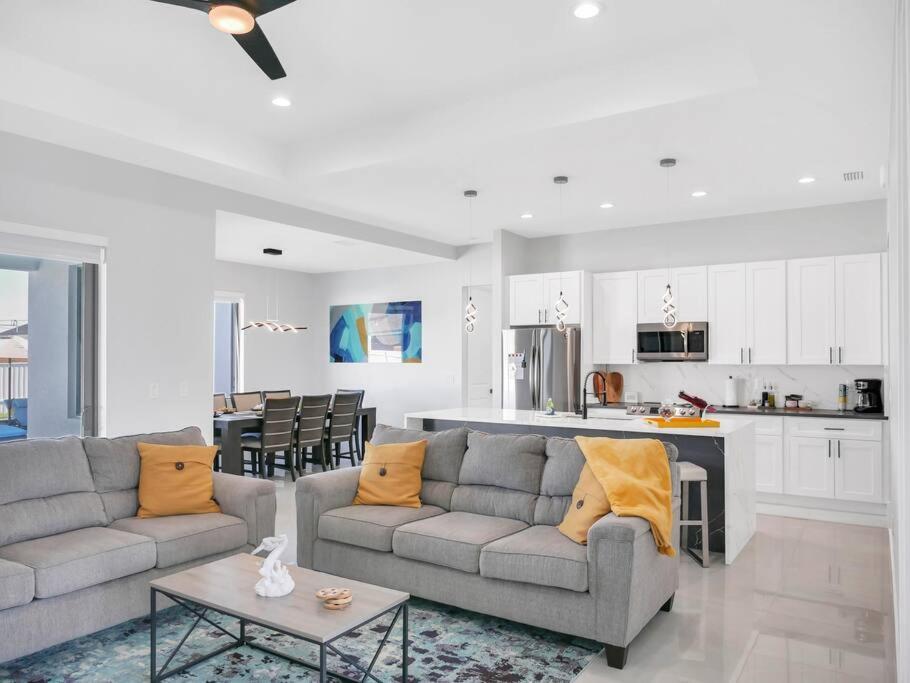 Casa Sevilla, Heated Pool, Sleeps 9, 4B3B Cape Coral Eksteriør billede