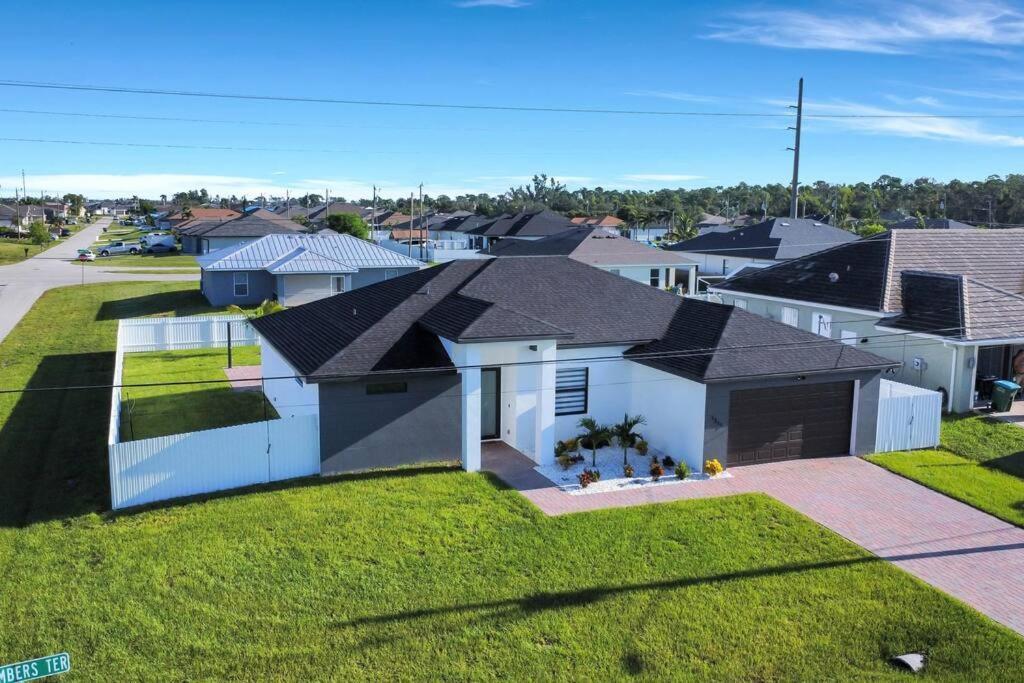Casa Sevilla, Heated Pool, Sleeps 9, 4B3B Cape Coral Eksteriør billede