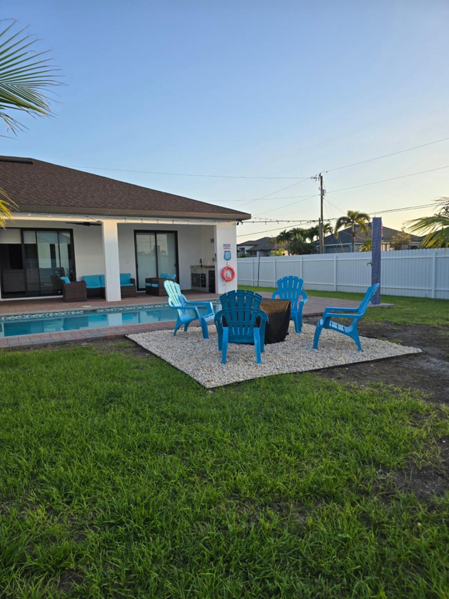 Casa Sevilla, Heated Pool, Sleeps 9, 4B3B Cape Coral Eksteriør billede